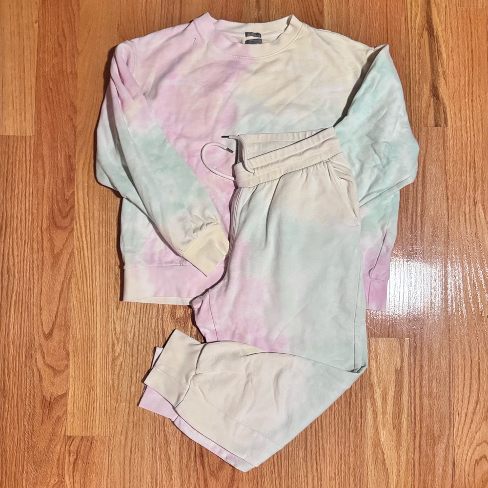 GAP Tie-Dye Sweatshirt and Joggers Set